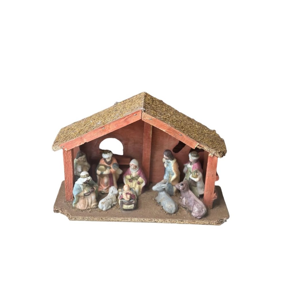 Nativity set 10 pieces vintage